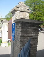 schräger Torpfosten